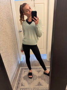 Cashmere Featherweight Neck Mint Green