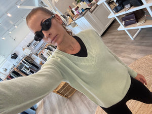 Cashmere Featherweight Neck Mint Green