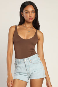 Seamless Vneck Cami in Chocolate