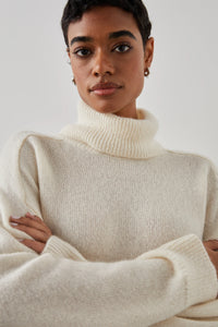 Estelle Turtleneck Ivory