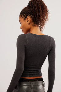 Clean Slate Seamless Layering Top in Black